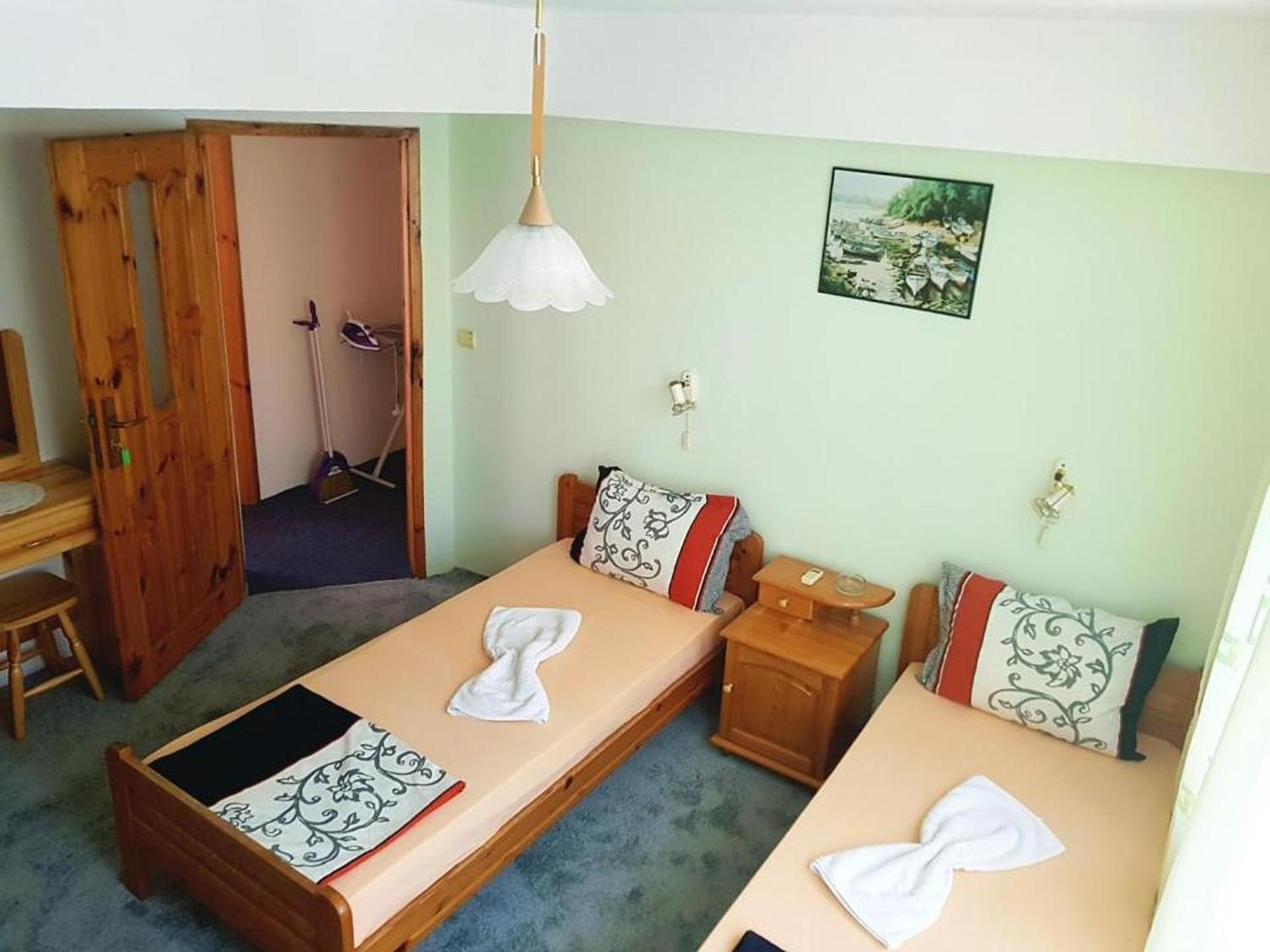 Guesthouse Flora Kiten  Esterno foto